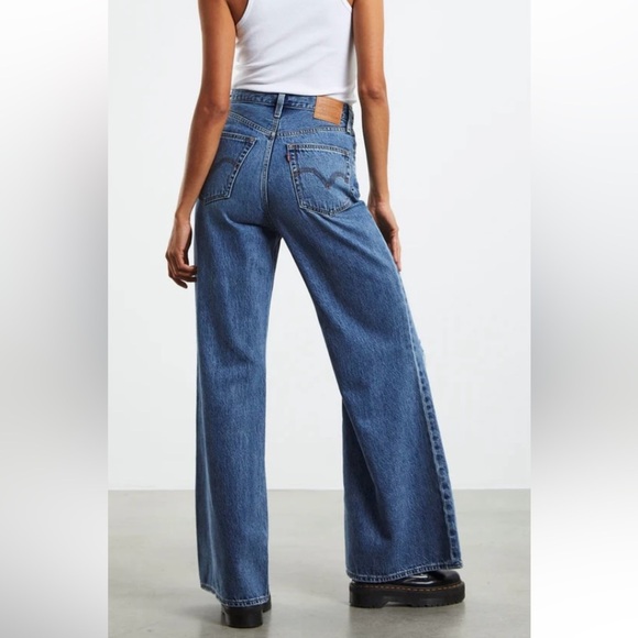 NWOT Levi’s High Loose Flare Ripped Distressed Ultra High Rise Jeans Size 27 - Picture 3 of 16